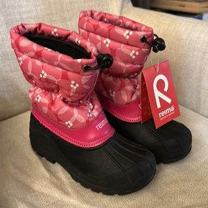 Reima girl’s snow boots US size 1 new with tag